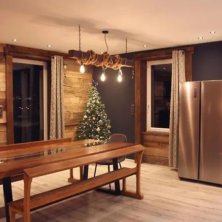 Hébergement de vacances Maison Accueillante Avec Sauna Et Jacuzzi A