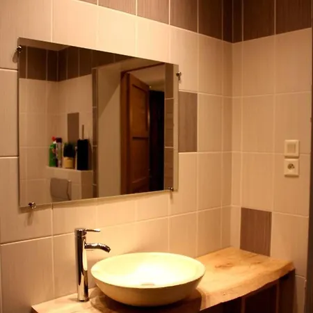Maison Accueillante Avec Sauna Et Jacuzzi A Hotel 4*